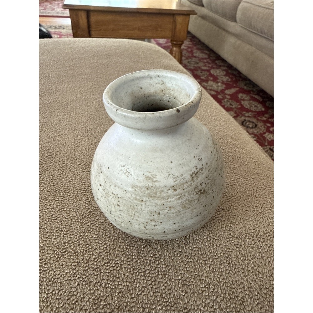 Studio Pottery 3.5" Tall Beige Brown Specs Brush Mark Vase Signed (TD)